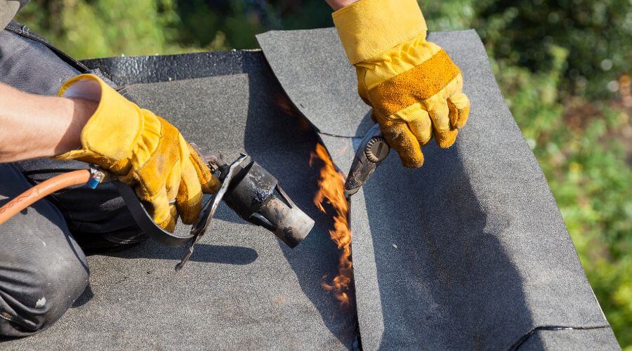 Professional flood damage restoration services in Howell, MI